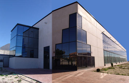 Edificio industrial y de oficinas en Camino de Robledo de Chavela. Valdemorillo.
